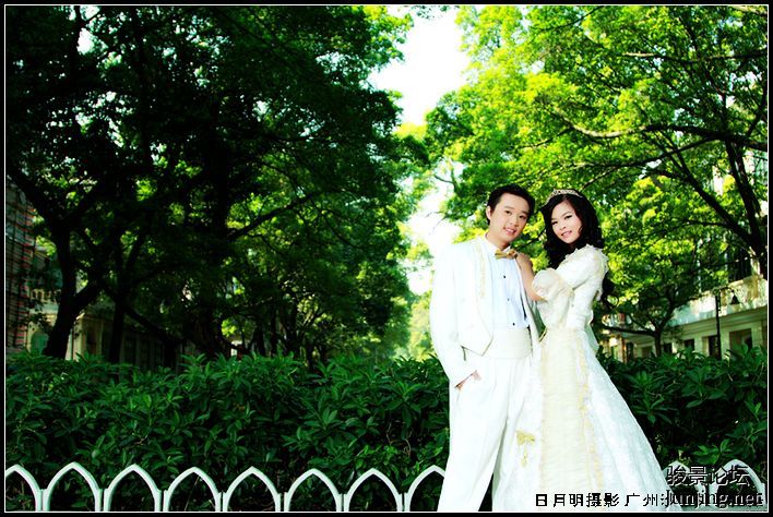 日月明婚纱摄影_日月星辰图片